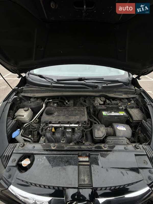 Позашляховик / Кросовер Hyundai ix35 2010 в Одесі