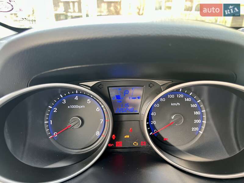 Позашляховик / Кросовер Hyundai ix35 2010 в Львові