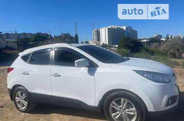 Внедорожник / Кроссовер Hyundai ix35 2010 в Черноморске