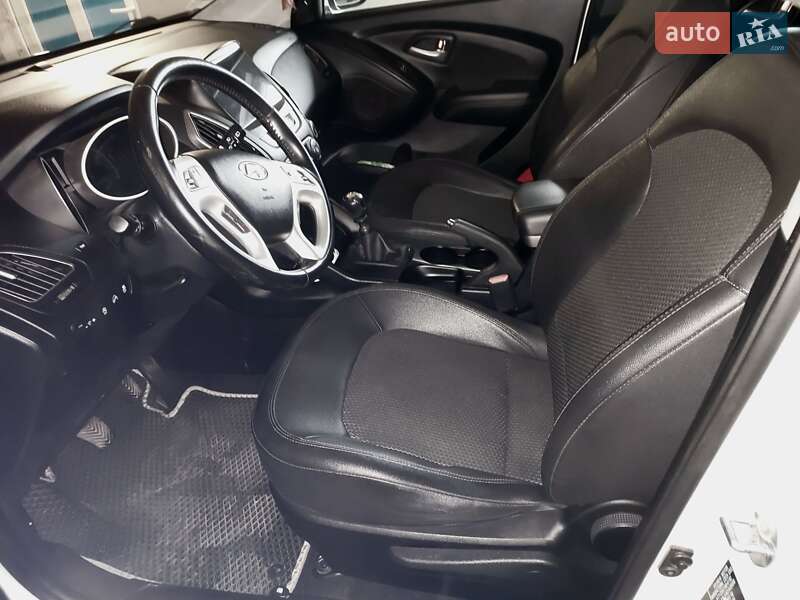 Внедорожник / Кроссовер Hyundai ix35 2013 в Голованевске