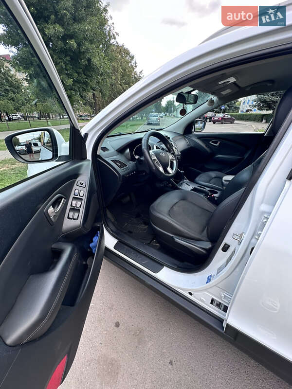 Позашляховик / Кросовер Hyundai ix35 2010 в Рокитному