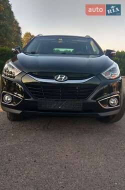 Позашляховик / Кросовер Hyundai ix35 2015 в Комсомольському