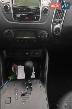 Внедорожник / Кроссовер Hyundai ix35 2013 в 
