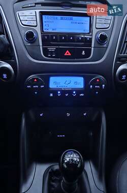 Позашляховик / Кросовер Hyundai ix35 2011 в 