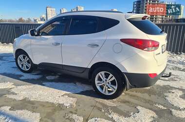 Внедорожник / Кроссовер Hyundai ix35 2011 в 