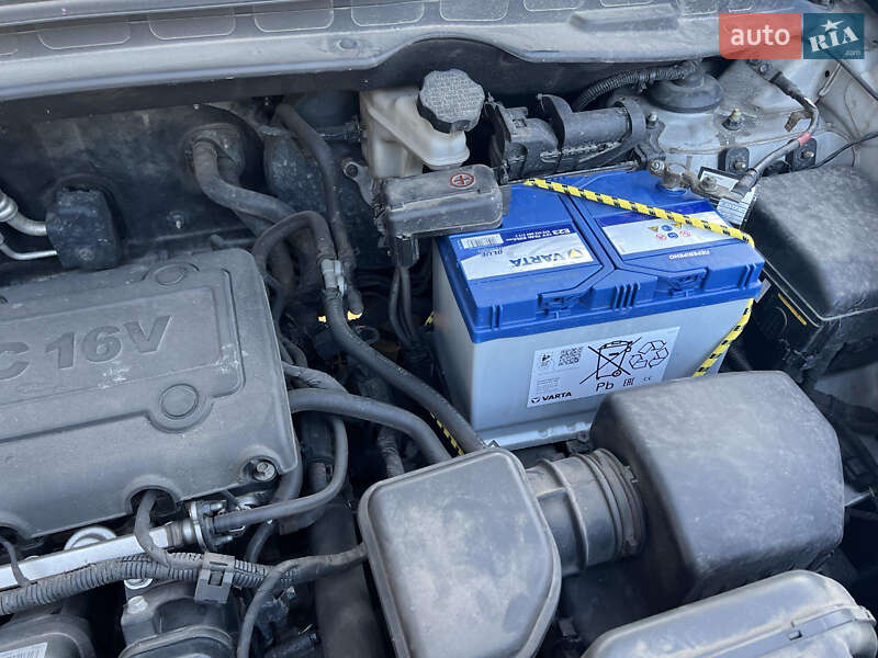 Внедорожник / Кроссовер Hyundai ix35 2010 в Киеве