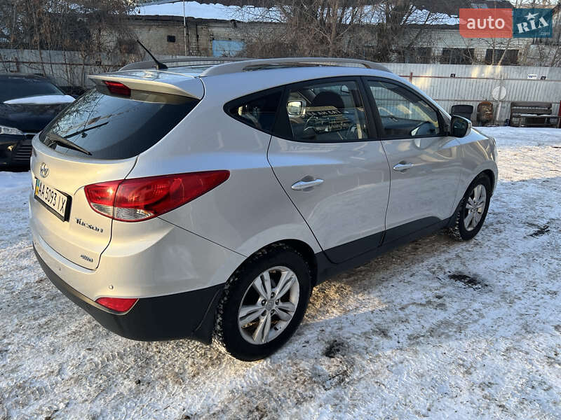 Внедорожник / Кроссовер Hyundai ix35 2010 в Киеве