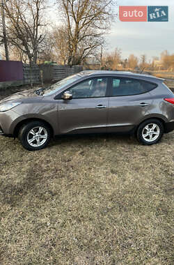 Внедорожник / Кроссовер Hyundai ix35 2011 в 