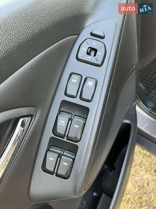 Внедорожник / Кроссовер Hyundai ix35 2011 в Бердичеве фото 11 Внедорожник / Кроссовер Hyundai ix35 2011 в Бердичеве