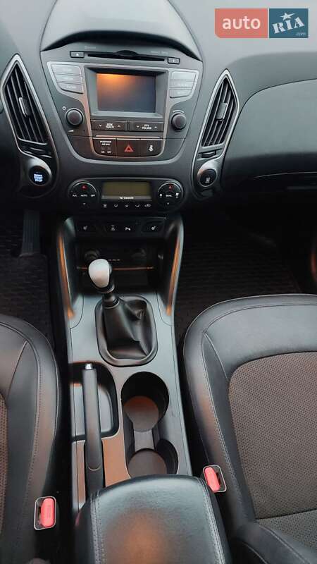 Внедорожник / Кроссовер Hyundai ix35 2013 в Черновцах