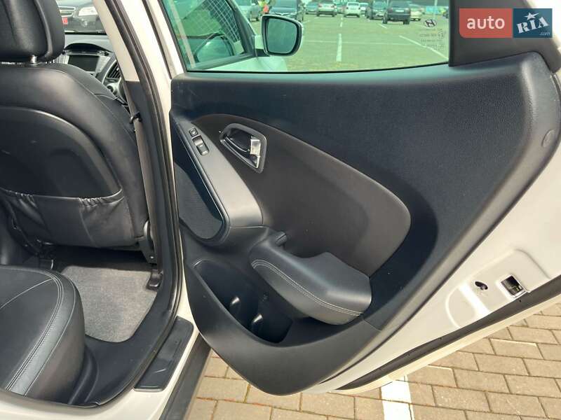 Внедорожник / Кроссовер Hyundai ix35 2011 в Луцке