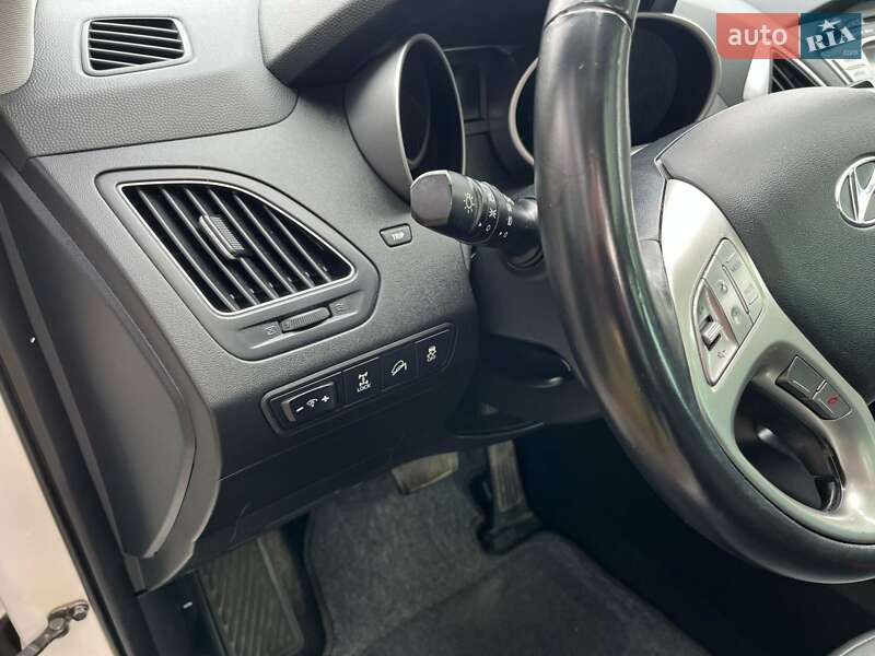 Внедорожник / Кроссовер Hyundai ix35 2011 в Луцке