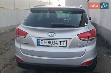 Позашляховик / Кросовер Hyundai ix35 2012 в 