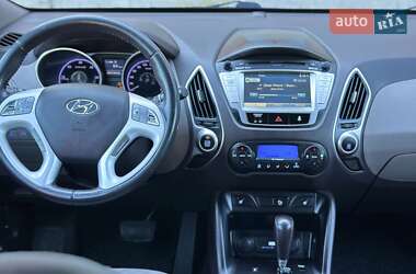 Позашляховик / Кросовер Hyundai ix35 2012 в 