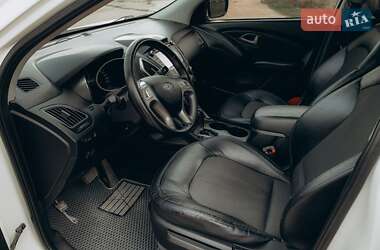 Позашляховик / Кросовер Hyundai ix35 2010 в 