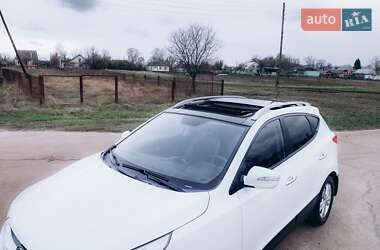 Позашляховик / Кросовер Hyundai ix35 2010 в 