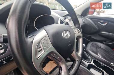 Внедорожник / Кроссовер Hyundai ix35 2010 в 