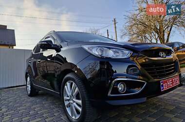 Внедорожник / Кроссовер Hyundai ix35 2012 в 