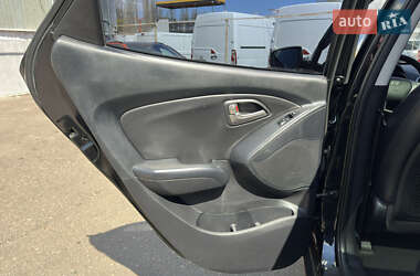 Внедорожник / Кроссовер Hyundai ix35 2010 в 