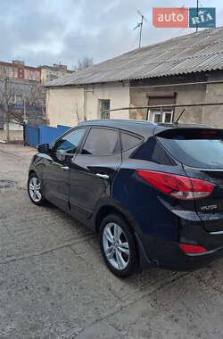 Внедорожник / Кроссовер Hyundai ix35 2010 в 