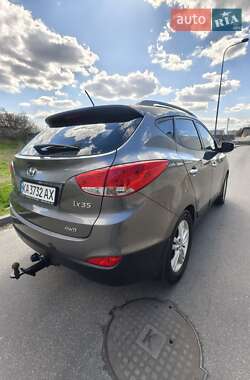 Внедорожник / Кроссовер Hyundai ix35 2011 в 