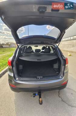 Внедорожник / Кроссовер Hyundai ix35 2011 в 
