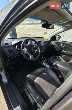 Внедорожник / Кроссовер Hyundai ix35 2011 в 