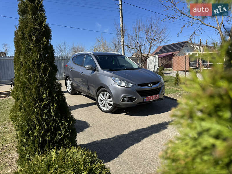Позашляховик / Кросовер Hyundai ix35 2013 в 