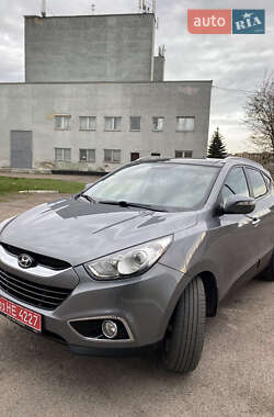 Внедорожник / Кроссовер Hyundai ix35 2013 в 