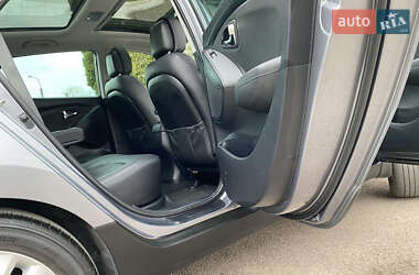 Внедорожник / Кроссовер Hyundai ix35 2013 в 