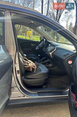 Позашляховик / Кросовер Hyundai ix35 2013 в 