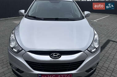 Внедорожник / Кроссовер Hyundai ix35 2011 в 