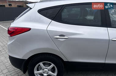 Внедорожник / Кроссовер Hyundai ix35 2011 в 
