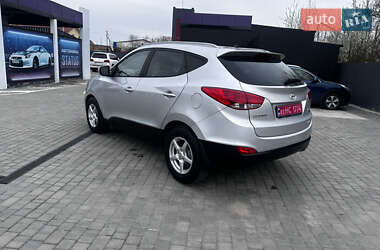 Внедорожник / Кроссовер Hyundai ix35 2011 в 