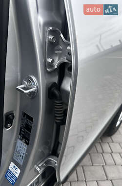 Внедорожник / Кроссовер Hyundai ix35 2011 в 