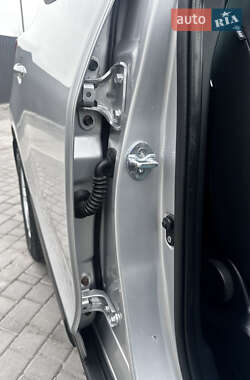 Внедорожник / Кроссовер Hyundai ix35 2011 в 