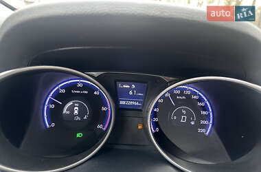 Внедорожник / Кроссовер Hyundai ix35 2011 в 
