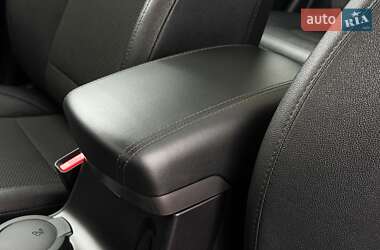 Внедорожник / Кроссовер Hyundai ix35 2014 в 