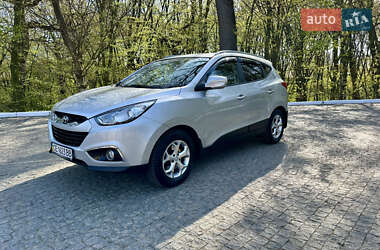 Внедорожник / Кроссовер Hyundai ix35 2010 в 