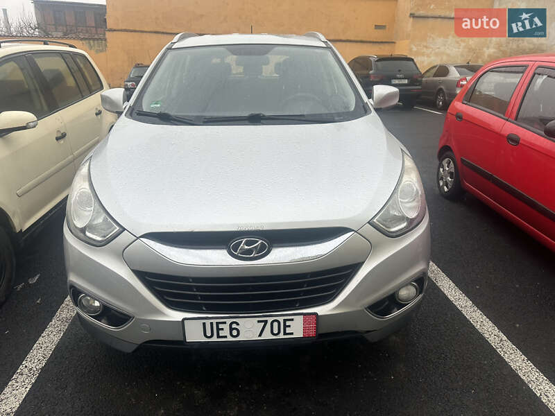 Позашляховик / Кросовер Hyundai ix35 2011 в 