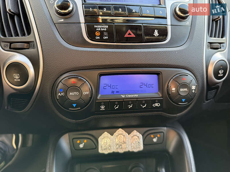 Внедорожник / Кроссовер Hyundai ix35 2012 в Черновцах