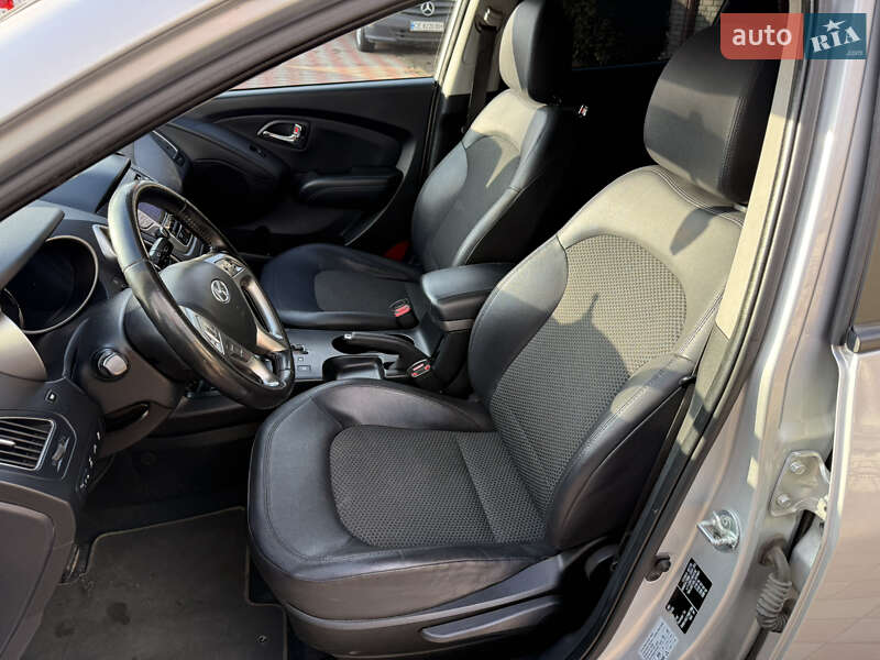 Внедорожник / Кроссовер Hyundai ix35 2012 в Черновцах