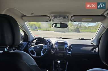 Внедорожник / Кроссовер Hyundai ix35 2011 в 