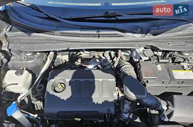 Внедорожник / Кроссовер Hyundai ix35 2011 в 