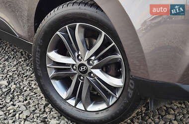 Позашляховик / Кросовер Hyundai ix35 2014 в 