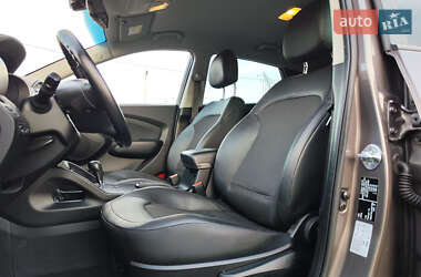 Позашляховик / Кросовер Hyundai ix35 2014 в 