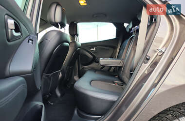 Позашляховик / Кросовер Hyundai ix35 2014 в 