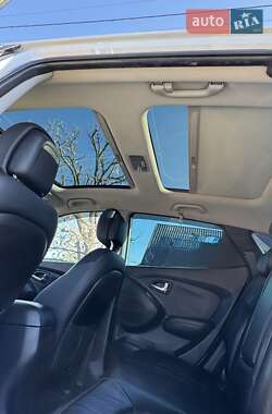 Внедорожник / Кроссовер Hyundai ix35 2010 в 