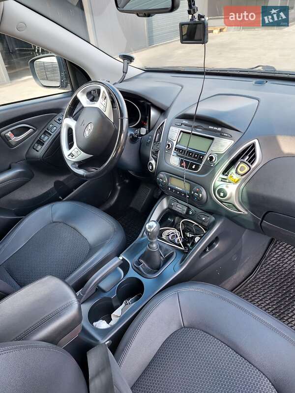 Позашляховик / Кросовер Hyundai ix35 2010 в Кам'янці-Бузькій