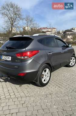 Внедорожник / Кроссовер Hyundai ix35 2011 в 